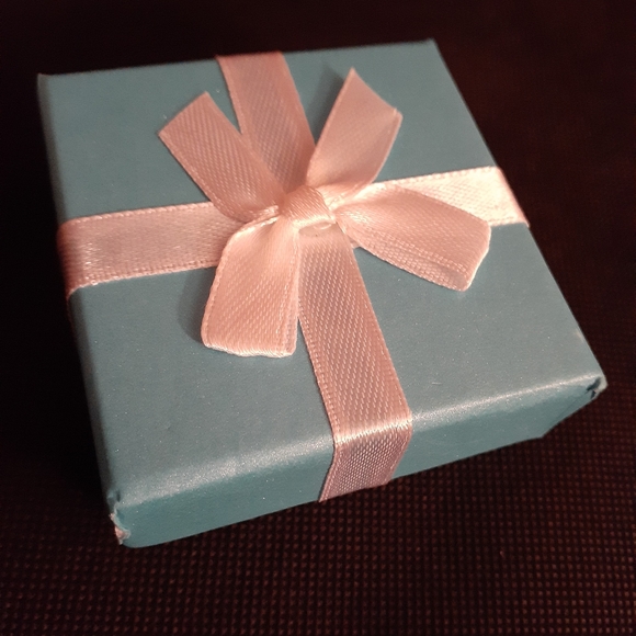 1/4ct Platinum Diamond Infinity Hoop Earrings - Picture 5 of 5